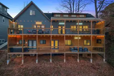 Mountain•Theater•HotTub•GameCave•Sleeps 14