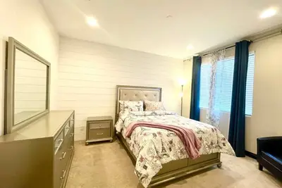 Image de Fully Furnished 4br Home in Quiet Mesa Neighborhood