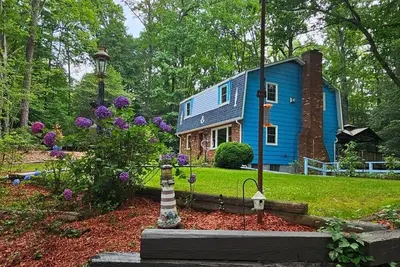 Image de Serene 3-bedroom house in charming historical Montross. The Castle on the Hill.