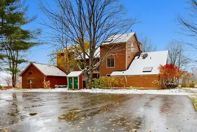 Image de Mountain Condo at Crystal Mountain Resort - Walk to Lifts and Golf