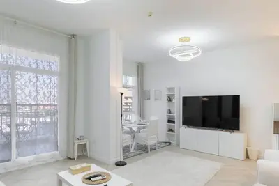 Image de StayShort - Peaceful 2br in the Heart of Liwan - Sleeps 6!