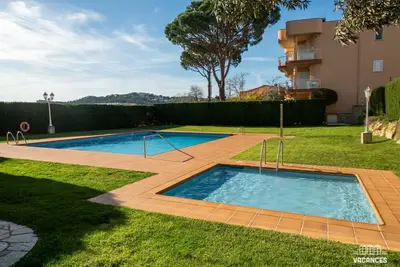 Image de 06. 50 Ralet Apt pool Pk près de la plage