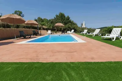 Image de House San Román de Acedre - Ribeira Sacra - Pantón - Large swimming pool and gazebos.