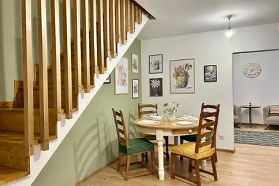 Image de Mezzanine 25. Central townhouse.