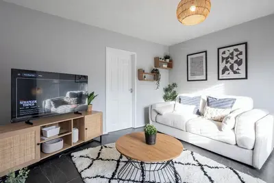 Image de Stylish 4-Bed House Close to M32 + Free Parking