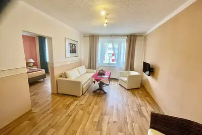 Image de A 5-minute walk to the lake / Flights and sightseeing flights by private plane