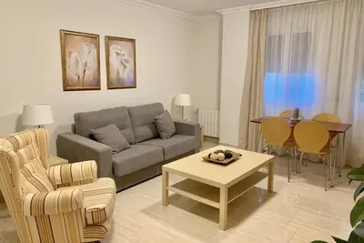 Image de Central location, parking, next to the train