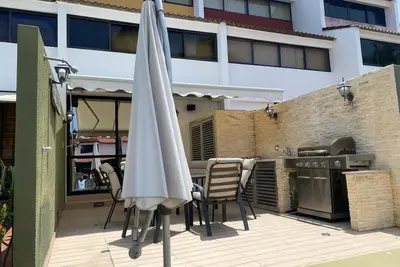 Image de Villa in the canals with its own dock