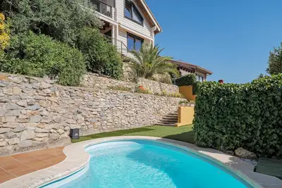 Image de Maison de vacances 'Finland House Barcelona' avec vue sur la mer, Wi-Fi et climatisation