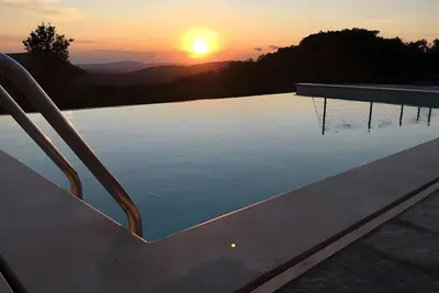 Image de Casale Torricella : détente entre forêt et vue sur la mer