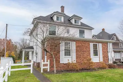 Image de Newly Remodeled 2br Private Apartment in North Canton