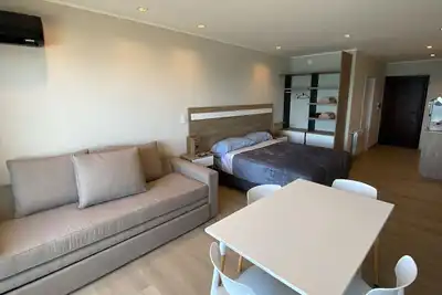 Image de Beach Front Apartment