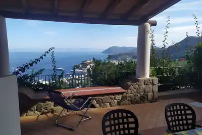 Image de Appartement dans la Villa « Panarea » avec vue mer, Wi-Fi et climatisation