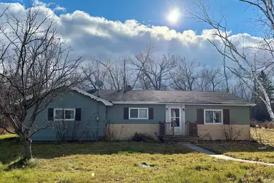 Image de Spacious Mackinaw Avenue Creekside Cottage