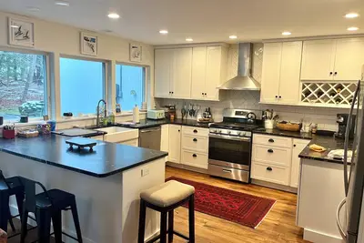 Image de Beautiful, Charming Ski Condo at Sugarbush Resort