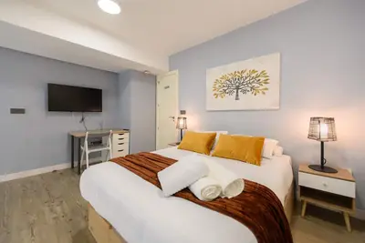Image de Confortable duplex avec cuisine ouverte et suite privée à Madrid  Ldm11034