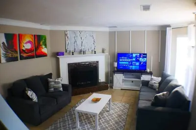 Image de The Trace. Elegant Eclectic Home W/Patio Smyrna Ga