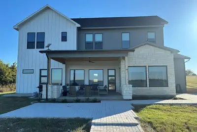 Image de Lakehouse on Lake Limestone in Groesbeck, Tx with 5 bedrooms & 2 offices