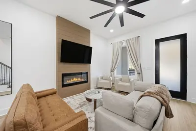 Image de Modern 3-Story Home in Downtown Atlanta