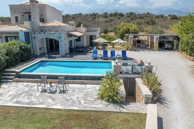 Image de Villa Resi-2 Bd, 2ba/Sea View-5 minutes to the beach!