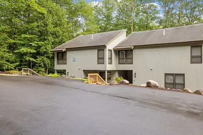 • Ski & Hike Haven • Path to Loon • Outdoor Pool