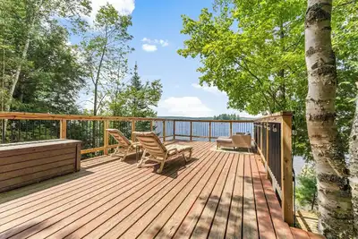 Image de Dreamy Lakefront Cottage