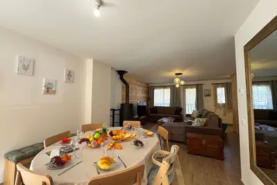 Image de Chalet neuf à Vars, 10 pers, 300m des pistes