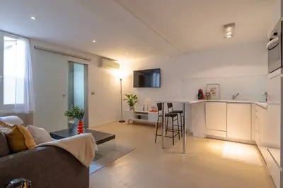 Quiet 1br w/Ac - Near Opera & Champs-Élysées