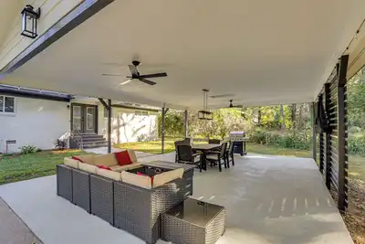 Image de 2 Mi to Fsu! Group-Friendly Tallahassee Getaway