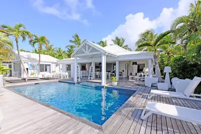 Image de Villa Pescale à Saint-François – Piscine, Jacuzzi & Vue Mer Exceptionnelle