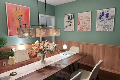 Image de Einstein Boutique Stay — 3-bedroom Stylish Townhome in Historical Princeton