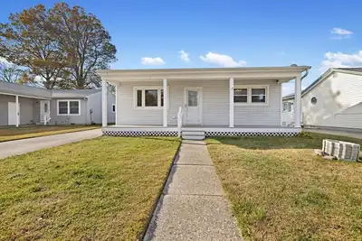 Image de Eazy Breezy on Cedardale Pet Friendly– 3br / 2ba • Sleeps 8