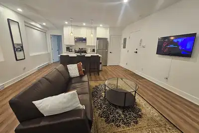 Image de Casablanca Suites ● Newly Renovated 2bedroom Apartment ● 8mins from Yul Airport.