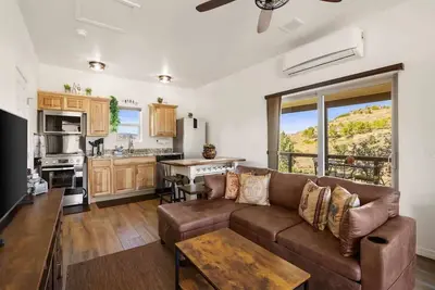 Image de Cozy 1br casita with full kitchen and great views.