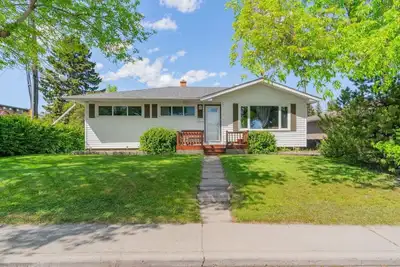 Image de Best value Chinook mall Family size Singe House 4bed Room free Banff Park pass