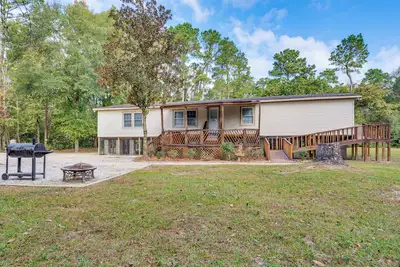 Image de Hike & Relax: Tranquil Wooded Escape in Hockley