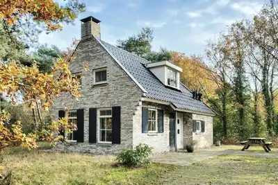 Image de Magnifique maison à Lemele avec piscine chauffée
