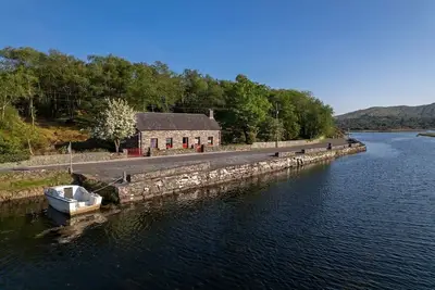 Image de Cosy stone cottage on the shores of Sneem River