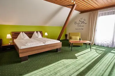 Image de Open space with balcony and lake view - Haus am See