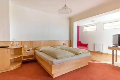 Image de Family room no. 3 sun window - Postl's Hirschbirnhof