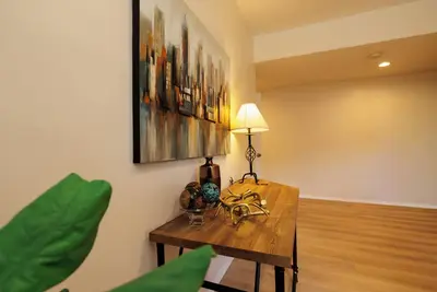 Image de Modern Kitchen•3br Bsmt•Priv back Entry•Near Lake