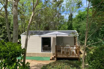 Image de Mobil-home \"Malaga\" : Vacances en Dordogne, Piscine Partagée & Mini-Ferme près de Sarlat