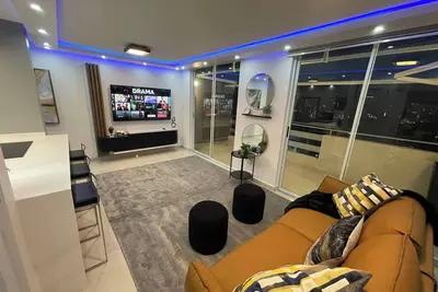 Image de Appartement de luxe Ph-Apt, emplacement idéal, vue imprenable, Wi-Fi, lave-linge et sèche-linge