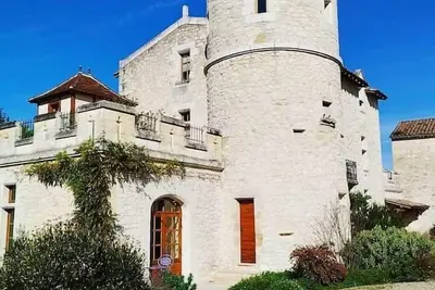 Image de Château  proche St Emilion dans un vignoble