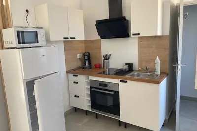 Image de Appartement T2 situé à 400m de la plage et 50m du centre ville