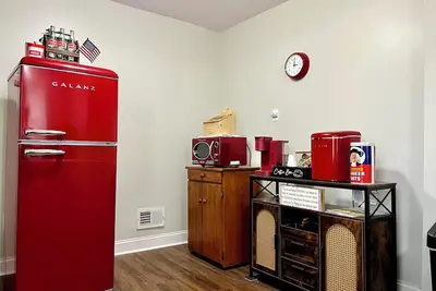 Image de Retro 1950s Themed 1 Bedroom 1 Full Bath Guest Suite Near Philadelphia Airport