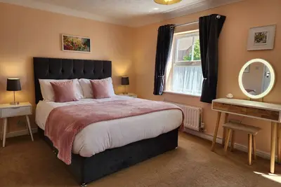 Image de Luxury 4 King Bed House Solihull Town With Parking Nec Bhx Hs2