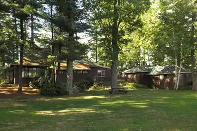 Image de Sebago Lake Paradise: Private Peninsula, 5-Bed Home + 3 Cabins