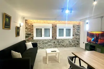 Image de 1 Bedroom appartment, sofa bed, young travelers, 12 min-walk from city centre