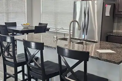 Image de 3-bedroom house in lovely Midland with cool Ac and pool